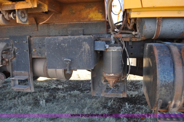 image for item F2165 1988 Ford L8000 dump truck