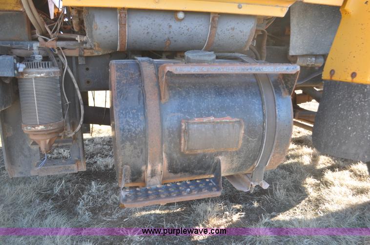 image for item F2165 1988 Ford L8000 dump truck