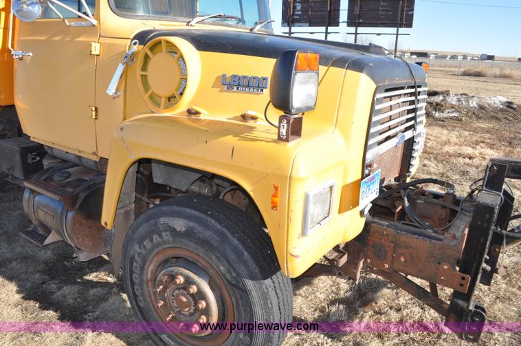 image for item F2165 1988 Ford L8000 dump truck