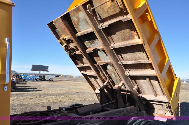 image for item F2165 1988 Ford L8000 dump truck