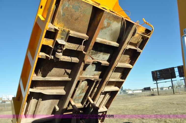 image for item F2165 1988 Ford L8000 dump truck