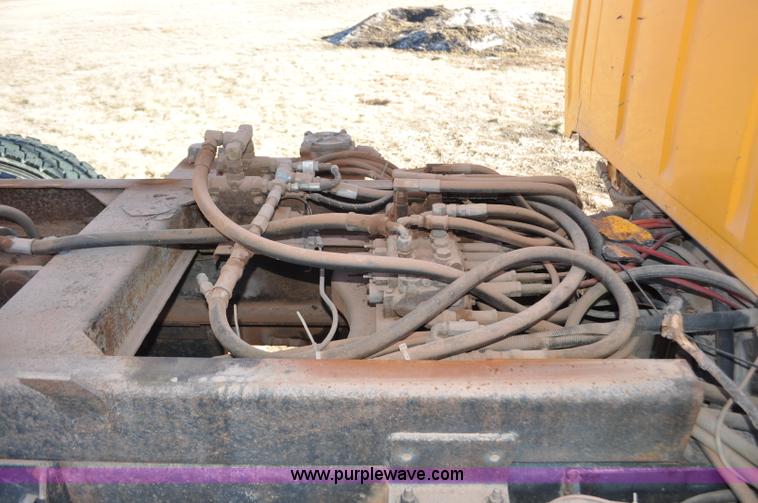 image for item F2165 1988 Ford L8000 dump truck