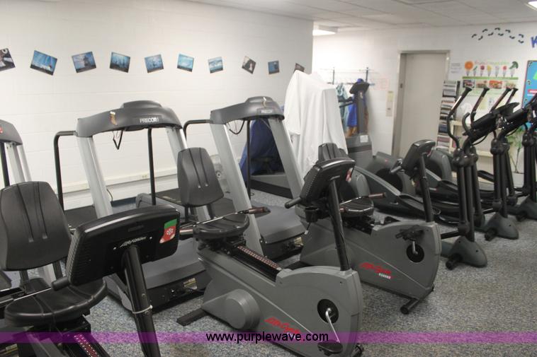 image for item F3406 Assorted fitness equipment