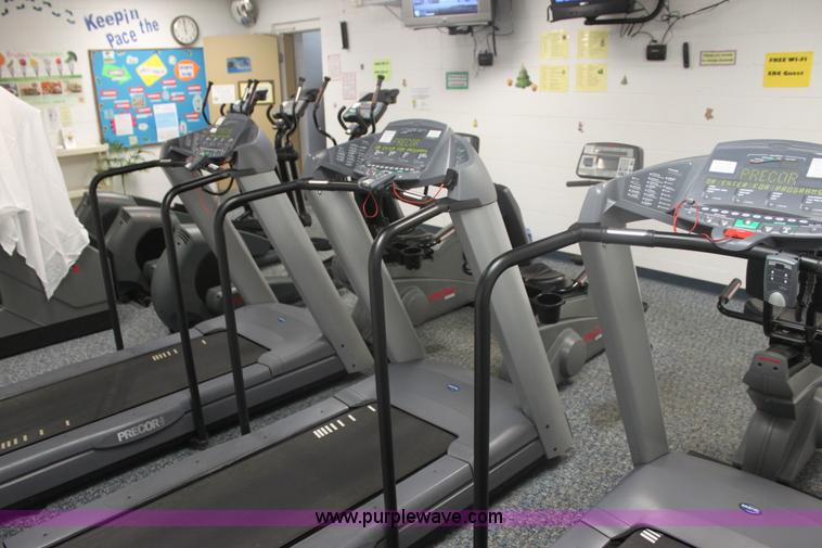 image for item F3406 Assorted fitness equipment