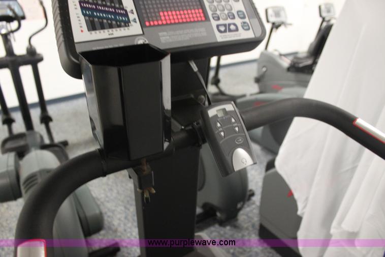 image for item F3406 Assorted fitness equipment