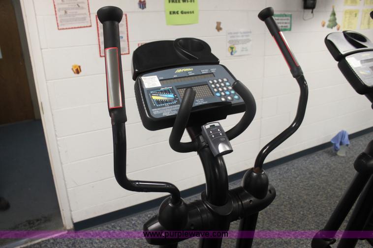 image for item F3406 Assorted fitness equipment