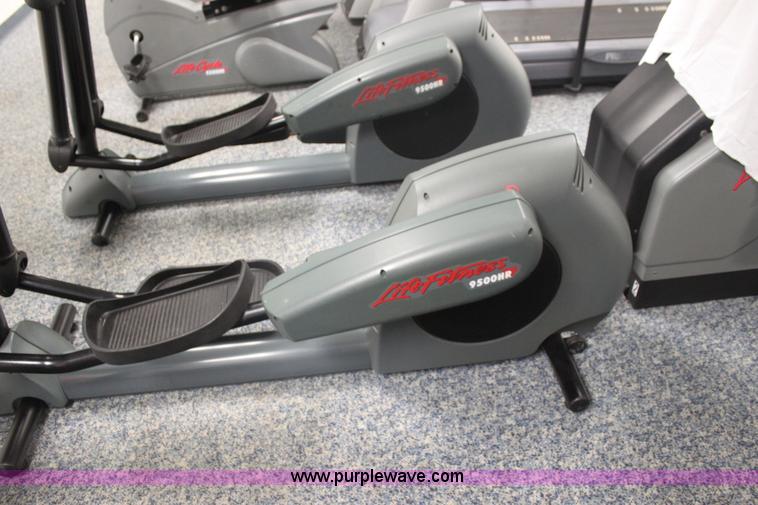 image for item F3406 Assorted fitness equipment