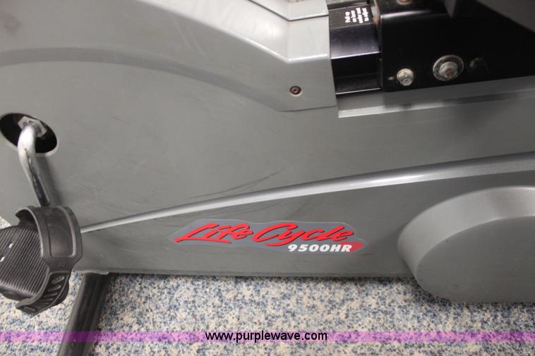 image for item F3406 Assorted fitness equipment