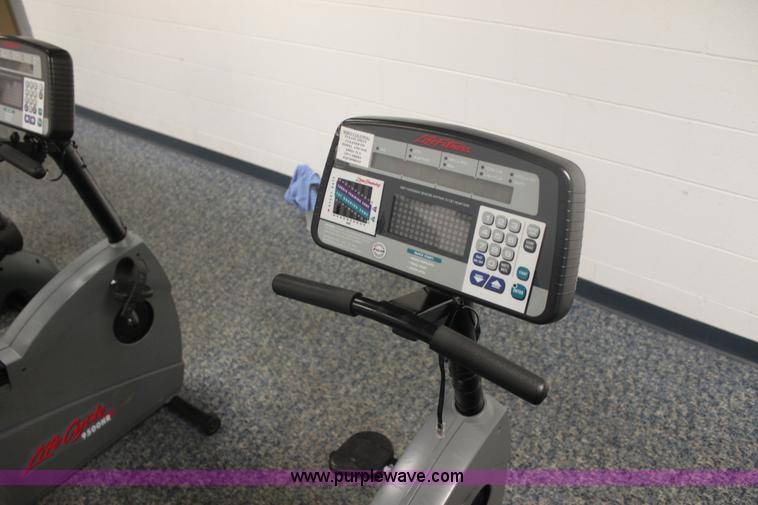 image for item F3406 Assorted fitness equipment
