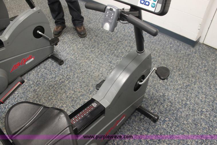 image for item F3406 Assorted fitness equipment
