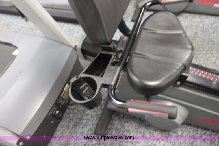 image for item F3406 Assorted fitness equipment