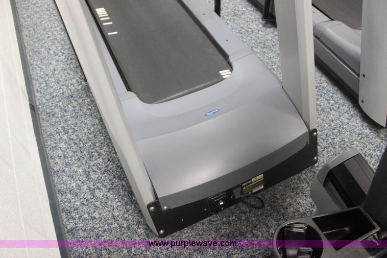 image for item F3406 Assorted fitness equipment
