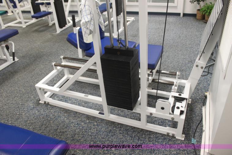 image for item F3406 Assorted fitness equipment