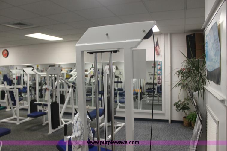 image for item F3406 Assorted fitness equipment