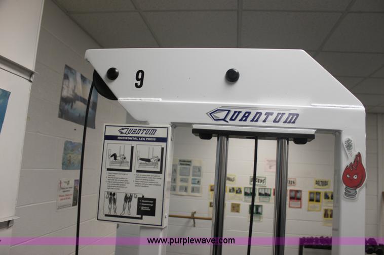 image for item F3406 Assorted fitness equipment