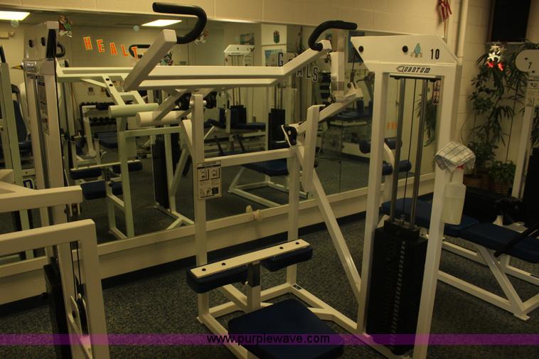 image for item F3406 Assorted fitness equipment