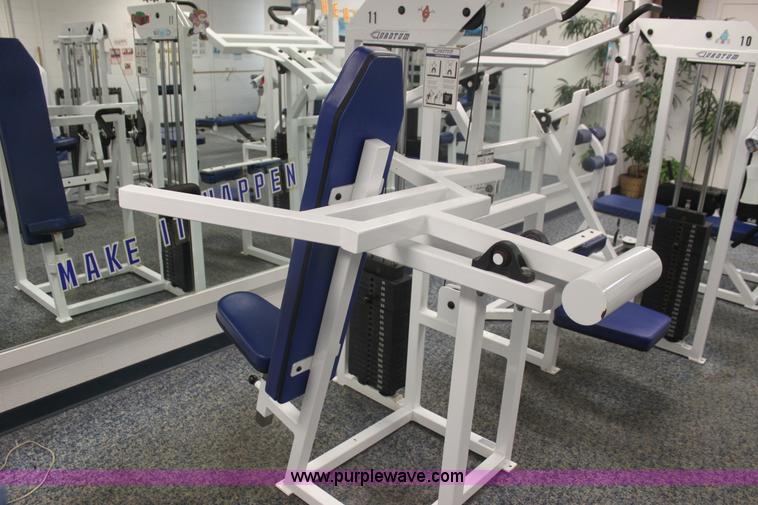 image for item F3406 Assorted fitness equipment