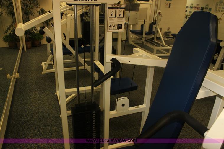 image for item F3406 Assorted fitness equipment