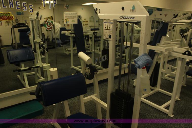 image for item F3406 Assorted fitness equipment