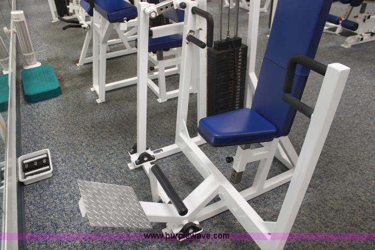 image for item F3406 Assorted fitness equipment