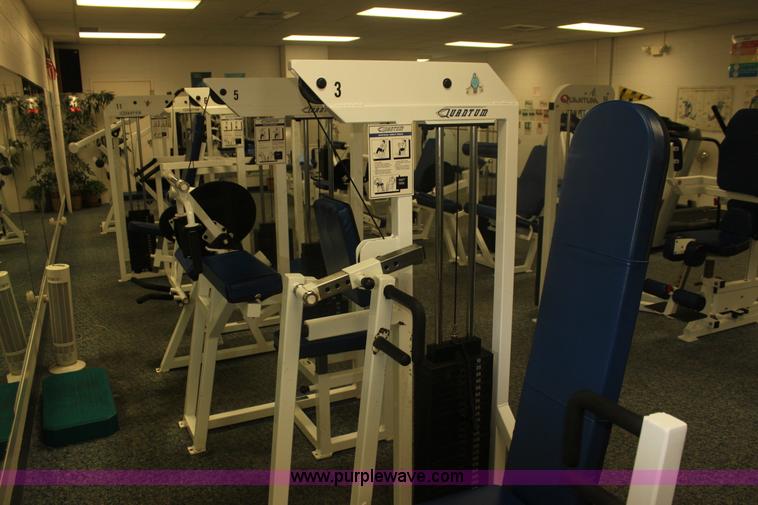 image for item F3406 Assorted fitness equipment