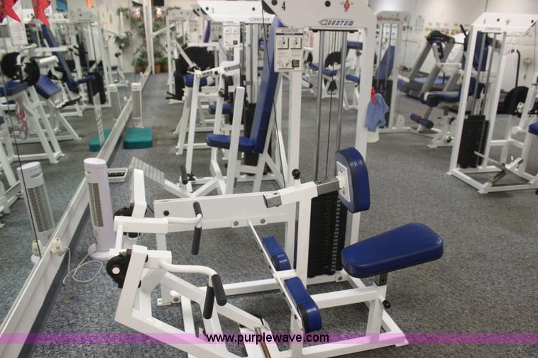 image for item F3406 Assorted fitness equipment
