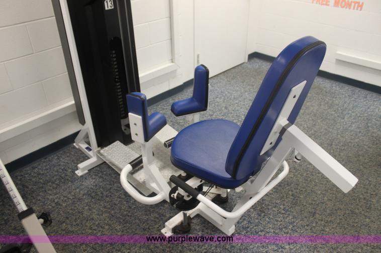 image for item F3406 Assorted fitness equipment
