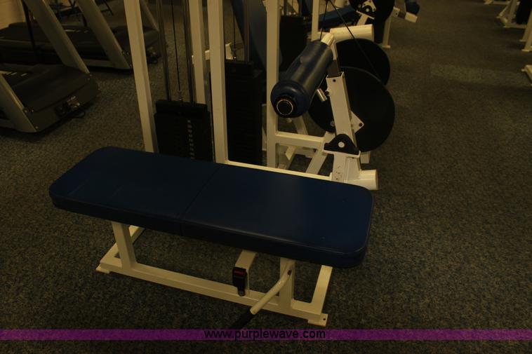 image for item F3406 Assorted fitness equipment