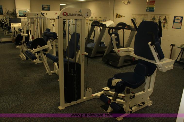 image for item F3406 Assorted fitness equipment