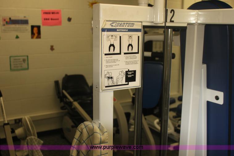 image for item F3406 Assorted fitness equipment