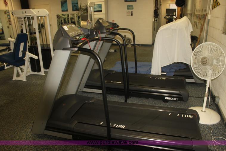 image for item F3406 Assorted fitness equipment