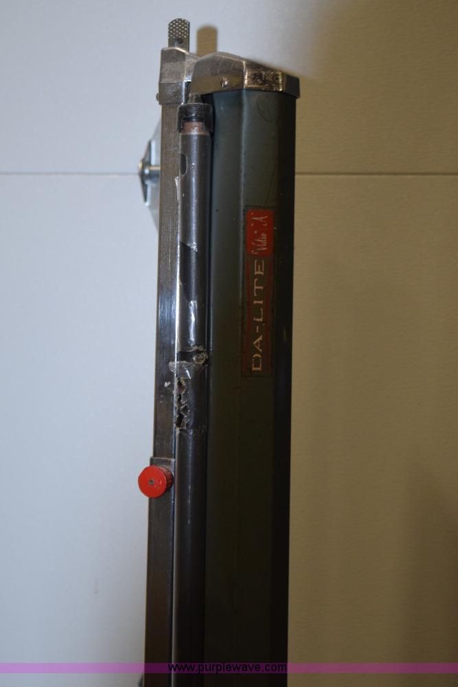 image for item F3416 Assorted retractable projector screens