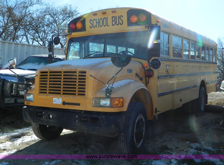 image for item H2336 1995 International 3800 school bus