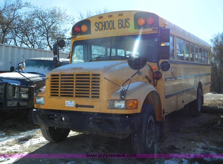 image for item H2336 1995 International 3800 school bus