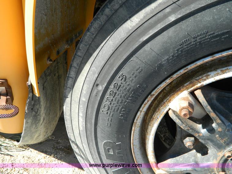 image for item H2336 1995 International 3800 school bus