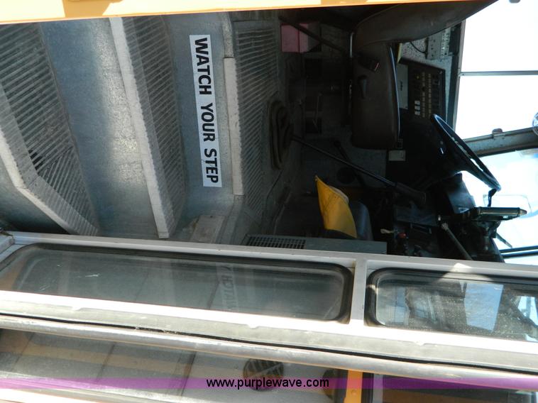 image for item H2336 1995 International 3800 school bus