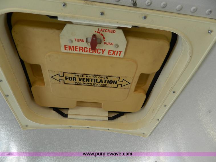 image for item H2336 1995 International 3800 school bus