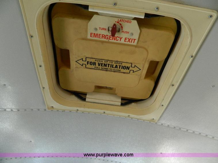 image for item H2336 1995 International 3800 school bus