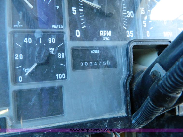 image for item H2336 1995 International 3800 school bus