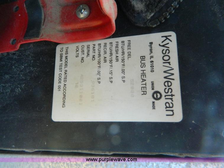 image for item H2336 1995 International 3800 school bus