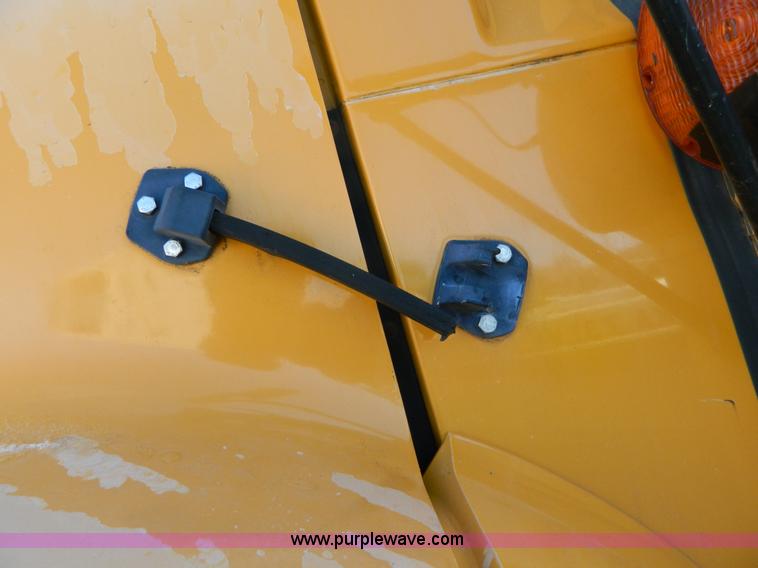 image for item H2336 1995 International 3800 school bus