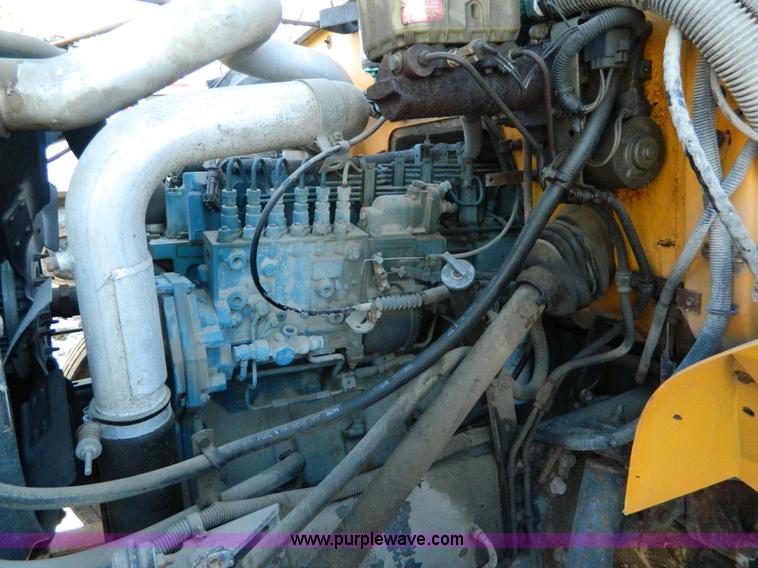 image for item H2336 1995 International 3800 school bus