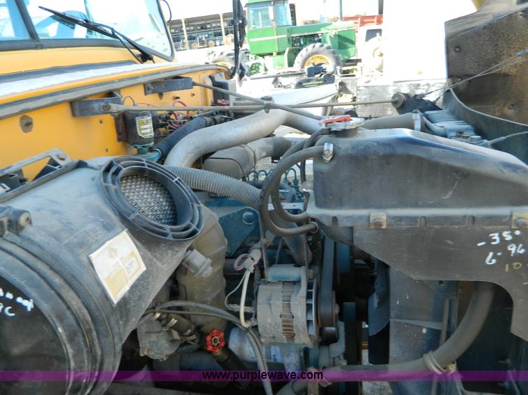 image for item H2336 1995 International 3800 school bus