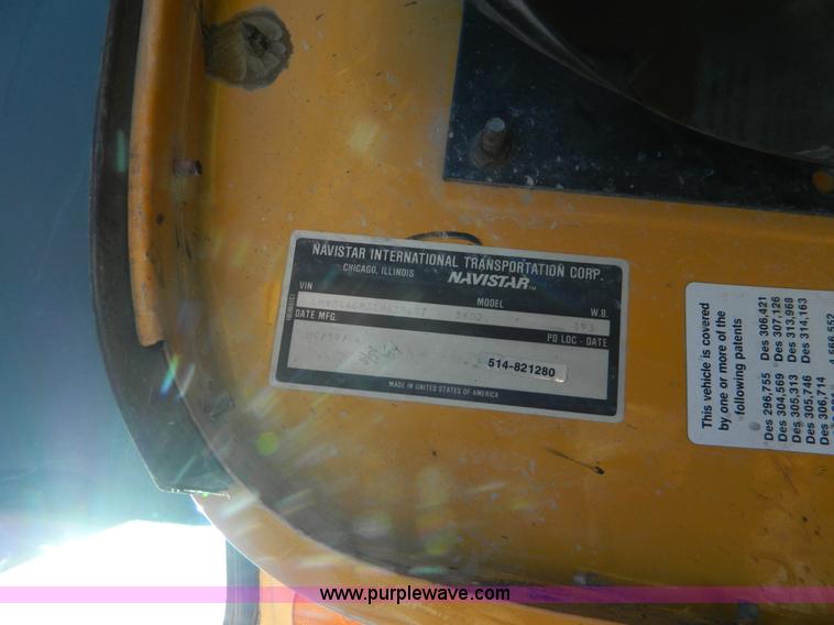 image for item H2336 1995 International 3800 school bus