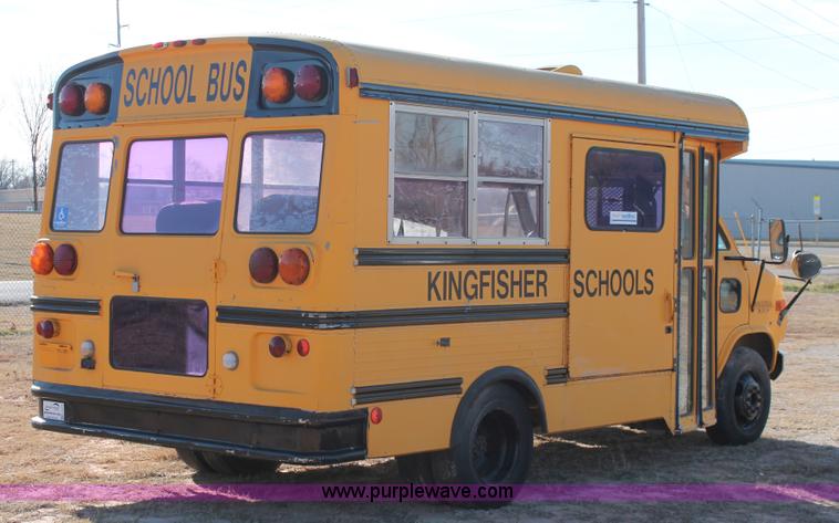 image for item H5973 1985 Chevrolet G30 bus