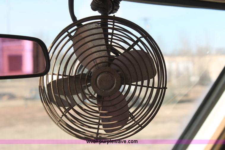 image for item H5973 1985 Chevrolet G30 bus