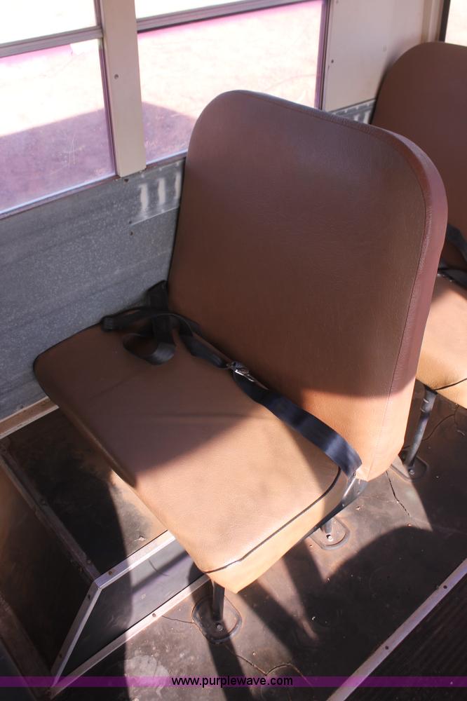 image for item H5973 1985 Chevrolet G30 bus