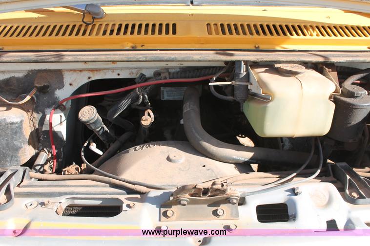 image for item H5973 1985 Chevrolet G30 bus