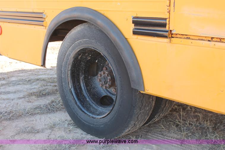 image for item H5973 1985 Chevrolet G30 bus