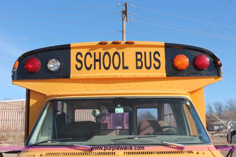 image for item H5973 1985 Chevrolet G30 bus